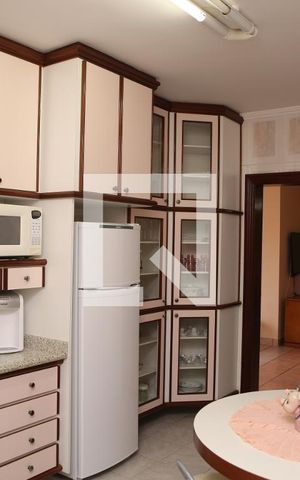 Apartamento para alugar com 170m², 3 quartos e 2 vagasCozinha