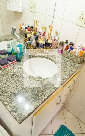 Apartamento à venda com 54m², 2 quartos e 1 vaga Apartamento à venda com 54m², 2 quartos e 1 vagaBanheiro da Suíte