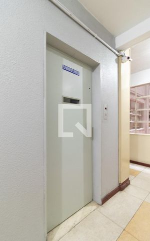 Studio à venda com 26m², 1 quarto e sem vaga Studio à venda com 26m², 1 quarto e sem vagaElevador