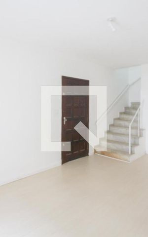 Casa à venda com 245m², 3 quartos e 2 vagasSala
