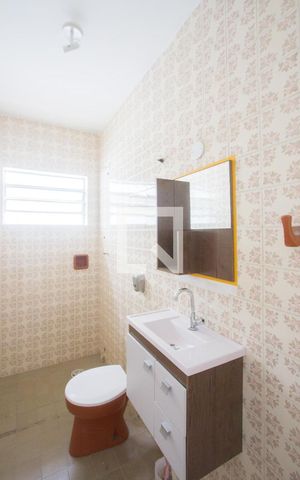 Casa à venda com 245m², 3 quartos e 2 vagasBanheiro