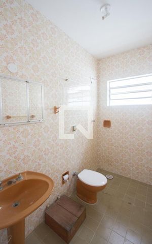 Casa à venda com 245m², 3 quartos e 2 vagasBanheiro Suíte