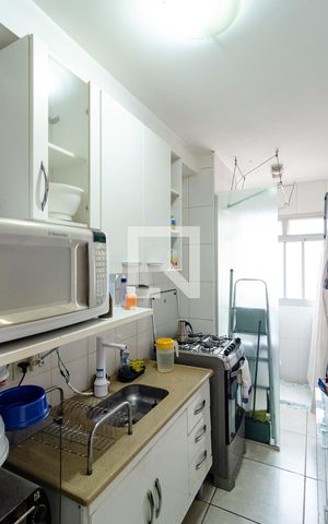 Apartamento à venda com 48m², 2 quartos e 1 vaga Apartamento à venda com 48m², 2 quartos e 1 vagaCozinha