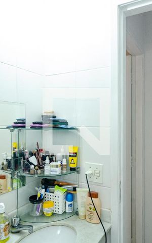 Apartamento à venda com 48m², 2 quartos e 1 vaga Apartamento à venda com 48m², 2 quartos e 1 vagaBanheiro Social