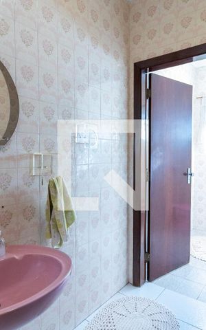 Casa à venda com 400m², 3 quartos e 2 vagasBanheiro