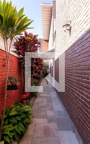 Casa à venda com 400m², 3 quartos e 2 vagasCorredor Lateral