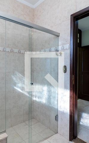 Casa à venda com 400m², 3 quartos e 2 vagasBanheiro 2
