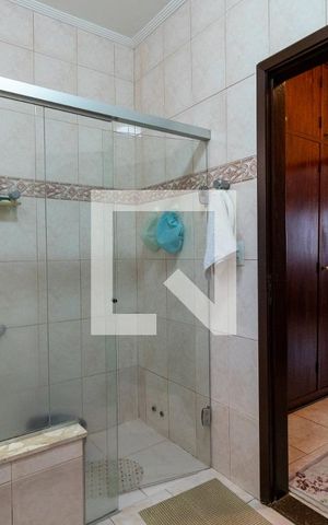 Casa à venda com 400m², 3 quartos e 2 vagasBanheiro da Suíte