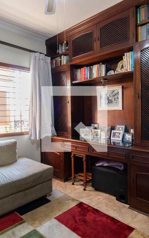 Casa à venda com 400m², 3 quartos e 2 vagasquarto de tv