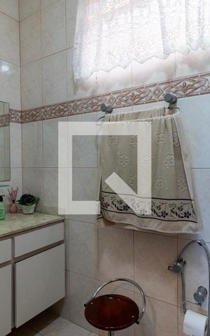 Casa à venda com 400m², 3 quartos e 2 vagasBanheiro da Suíte