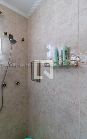 Casa à venda com 400m², 3 quartos e 2 vagasBanheiro 2