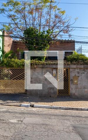 Casa à venda com 400m², 3 quartos e 2 vagasFachada
