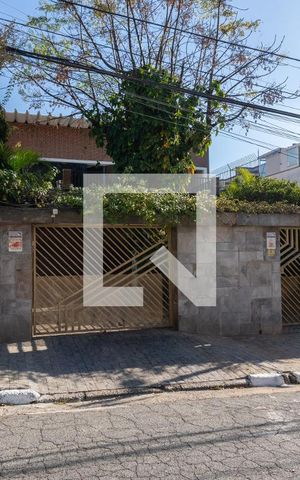 Casa à venda com 400m², 3 quartos e 2 vagasFachada