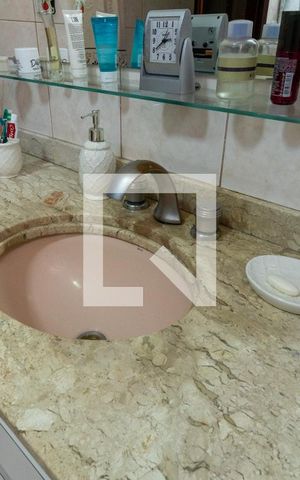 Casa à venda com 400m², 3 quartos e 2 vagasBanheiro da Suíte
