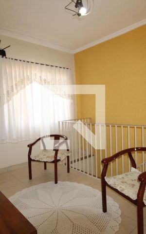 Casa à venda com 270m², 3 quartos e 8 vagasCorredor