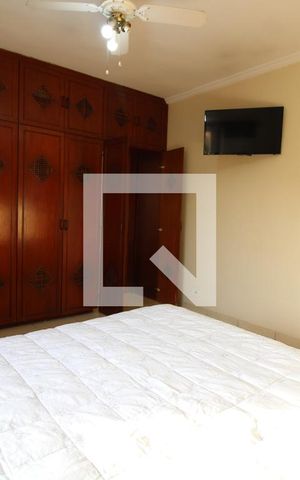 Casa à venda com 270m², 3 quartos e 8 vagasSuíte