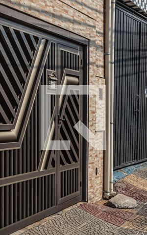 Casa à venda com 270m², 3 quartos e 1 vaga Casa à venda com 270m², 3 quartos e 1 vagaFachada