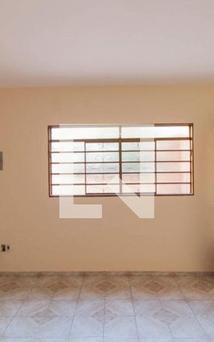 Casa à venda com 64m², 2 quartos e 1 vaga Casa à venda com 64m², 2 quartos e 1 vagaSala