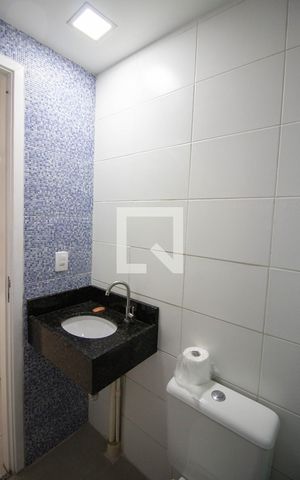Apartamento para alugar com 47m², 2 quartos e 1 vaga Apartamento para alugar com 47m², 2 quartos e 1 vagaBanheiro