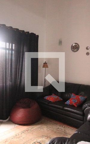 Casa à venda com 250m², 4 quartos e 3 vagasSala