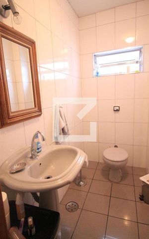 Casa à venda com 250m², 4 quartos e 3 vagasLavabo 