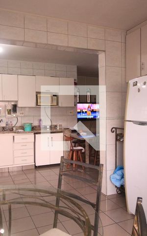 Casa à venda com 250m², 4 quartos e 3 vagasCozinha 