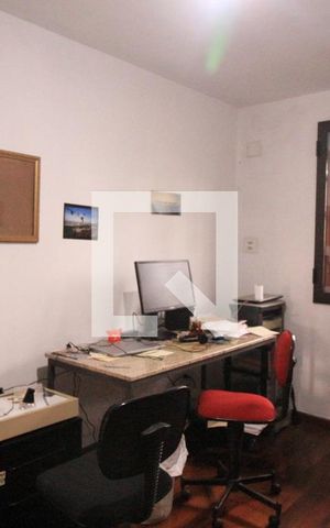 Casa à venda com 250m², 4 quartos e 3 vagasEscritório