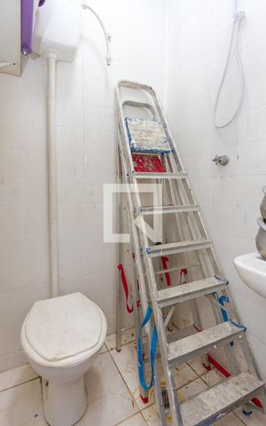 Casa para alugar com 100m², 2 quartos e 1 vaga Casa para alugar com 100m², 2 quartos e 1 vagaBanheiro de Serviço