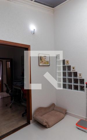 Casa à venda com 387m², 3 quartos e 4 vagas Casa à venda com 387m², 3 quartos e 4 vagasÁrea de Luz