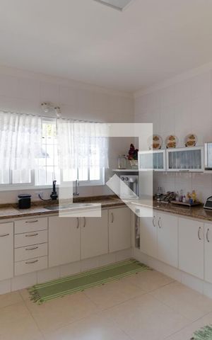 Casa à venda com 387m², 3 quartos e 4 vagas Casa à venda com 387m², 3 quartos e 4 vagasCozinha