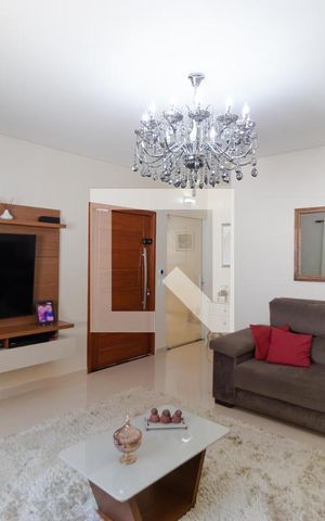 Casa à venda com 387m², 3 quartos e 4 vagas Casa à venda com 387m², 3 quartos e 4 vagasSala de TV