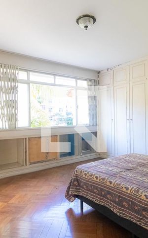 Casa à venda com 450m², 5 quartos e 3 vagas Casa à venda com 450m², 5 quartos e 3 vagasQuarto suite