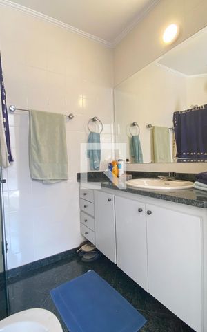 Casa de condomínio à venda com 500m², 4 quartos e 6 vagasBanheiro da Piscina