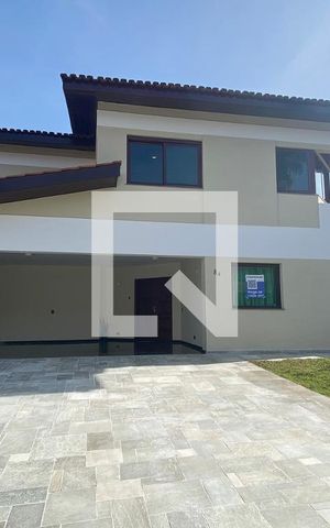 Casa de condomínio à venda com 500m², 4 quartos e 6 vagasFachada