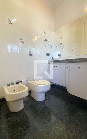 Casa de condomínio à venda com 500m², 4 quartos e 6 vagasBanheiro da Suíte 3