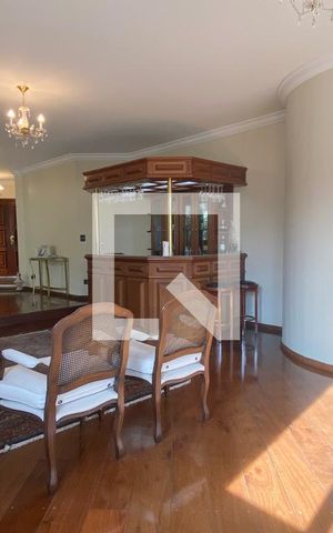 Casa de condomínio à venda com 500m², 4 quartos e 6 vagasSala