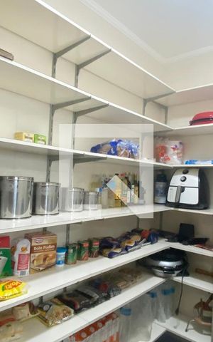 Casa de condomínio à venda com 500m², 4 quartos e 6 vagasDetalhe cozinha