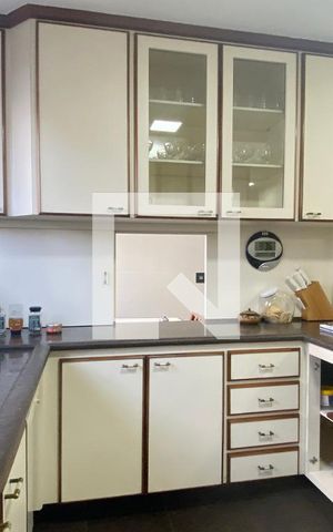 Casa de condomínio à venda com 500m², 4 quartos e 6 vagasCozinha