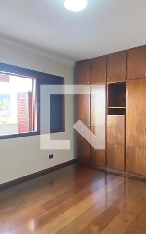 Casa de condomínio à venda com 500m², 4 quartos e 6 vagasSuíte 2