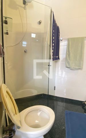 Casa de condomínio à venda com 500m², 4 quartos e 6 vagasBanheiro da Piscina