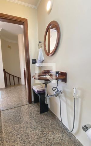 Casa de condomínio à venda com 500m², 4 quartos e 6 vagasLavabo