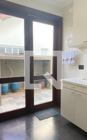 Casa de condomínio à venda com 500m², 4 quartos e 6 vagasÁrea de Serviço