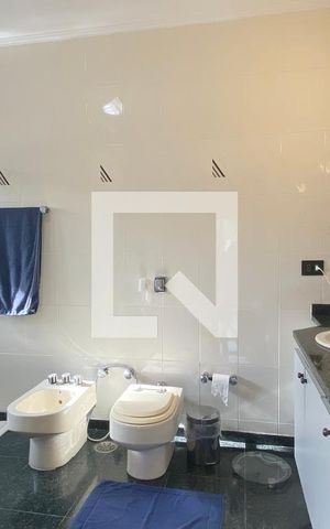 Casa de condomínio à venda com 500m², 4 quartos e 6 vagasBanheiro da Suíte 1