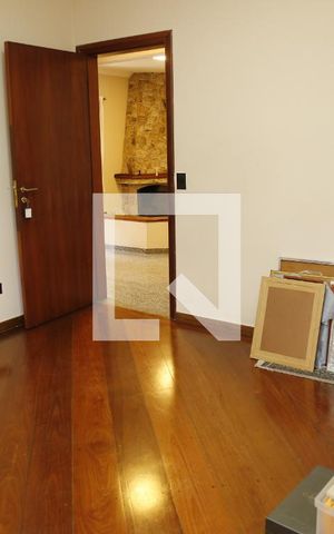 Casa para alugar com 500m², 4 quartos e 4 vagasEscritório