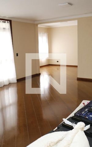 Casa para alugar com 500m², 4 quartos e 4 vagasSala de TV