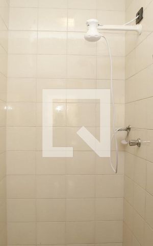Casa para alugar com 500m², 4 quartos e 4 vagasBanheiro de serviço