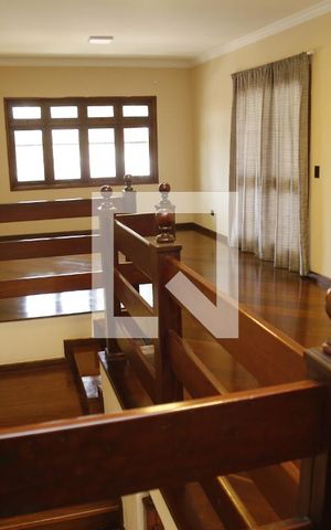 Casa para alugar com 500m², 4 quartos e 4 vagasCorredor