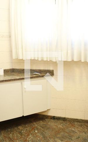Casa para alugar com 500m², 4 quartos e 4 vagasLavabo
