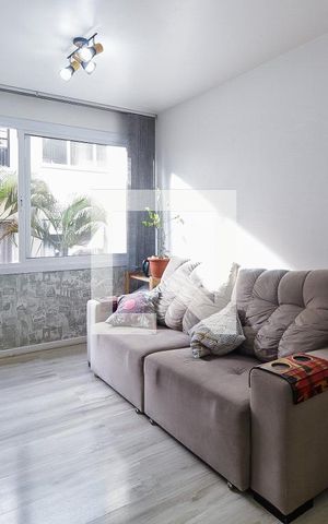 Apartamento para alugar com 75m², 2 quartos e 1 vagaSala