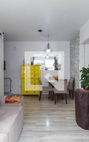 Apartamento para alugar com 75m², 2 quartos e 1 vagaSala